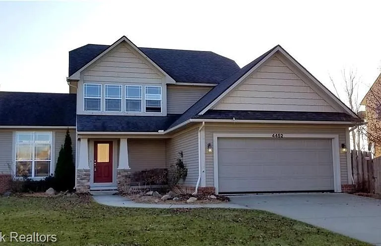 4452 Jordan Dr — Photo 4
