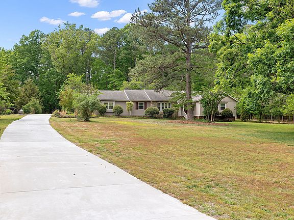 2nd image of 8133 Holly Forest Rd