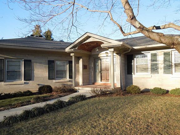 2nd image of 1211 Lakewood Dr