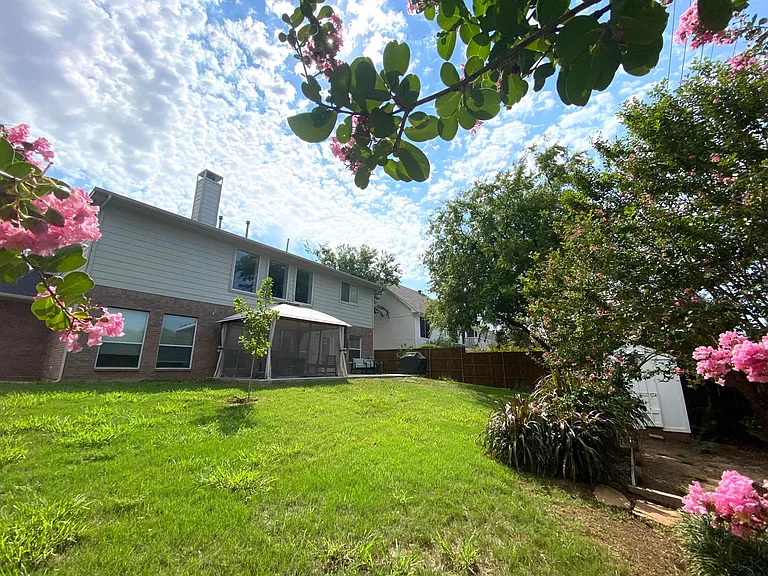 2125 Columbia Dr — Photo 34