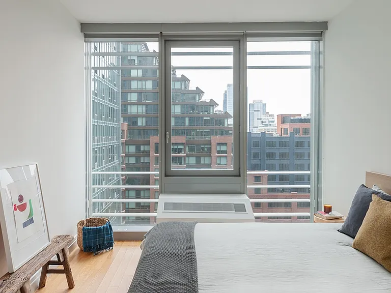 550 W 54th St #1040 — Photo 5