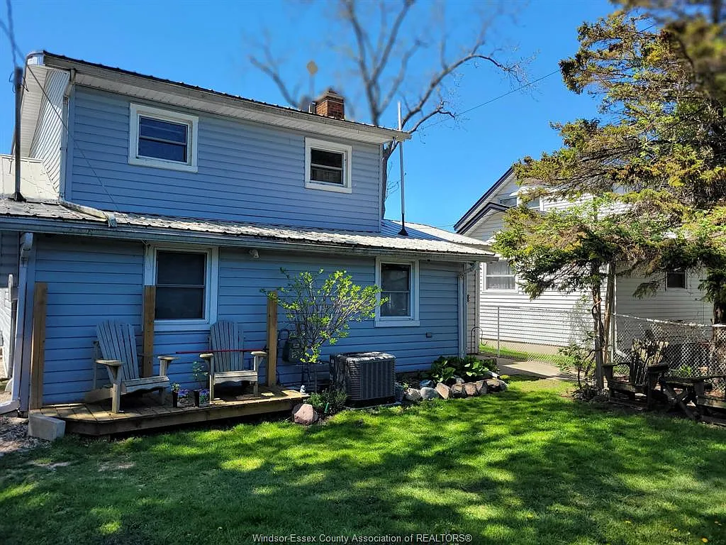 3 bed, $2,400 — Photo 1