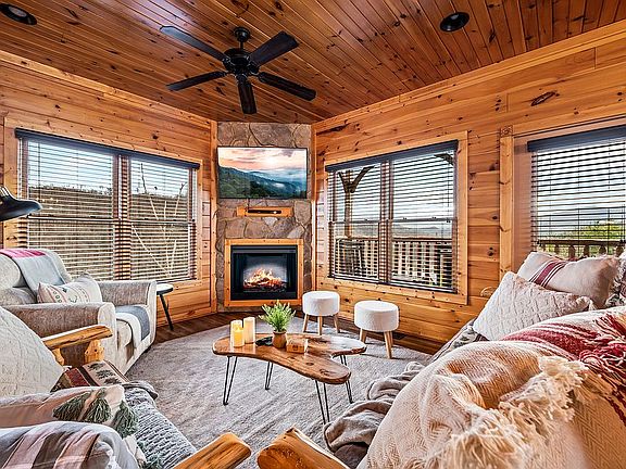 2nd image of 804 Resort Way