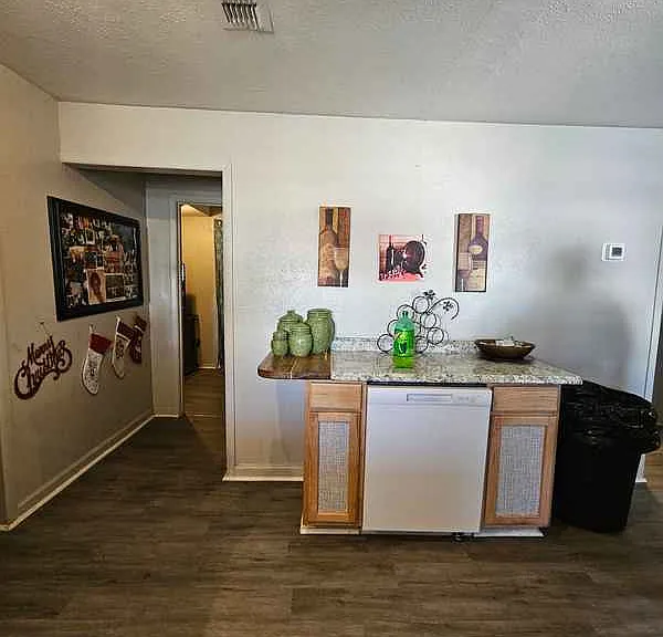 4 Sandy Ln #1 — Photo 3