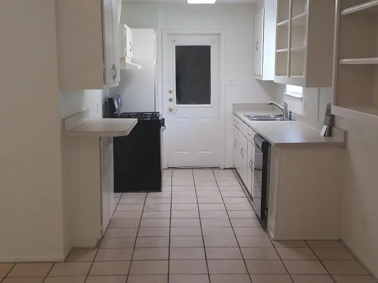 1505 Twin Post Ct — Photo 2