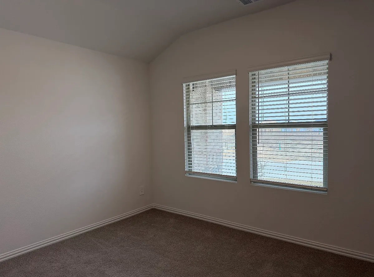 Building Photo - 716 Edgehurst Dr