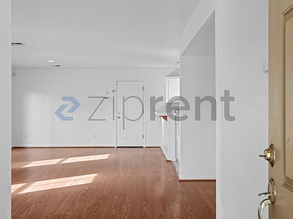 4th image of 3099 Puffin Cir #1