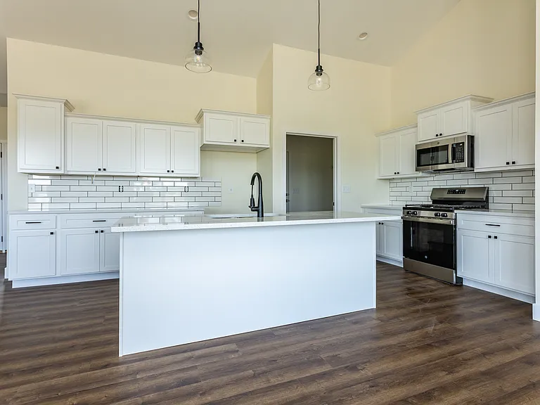 7154 Savannah Dr — Photo 8