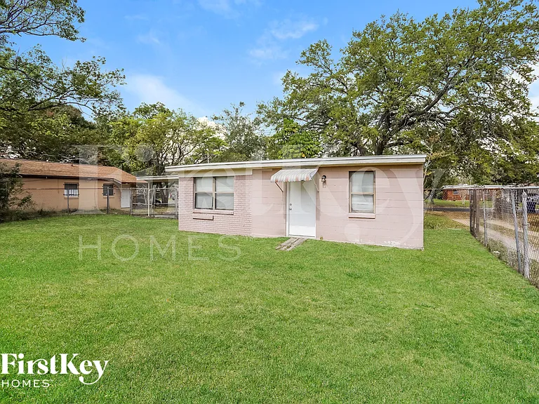 1030 Maxey Dr — Photo 15