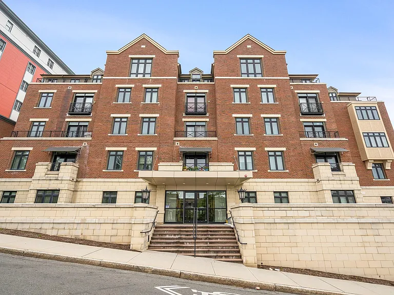 1501 Commonwealth Ave #103 — Photo 1