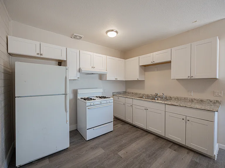 864 E Chandler Blvd, Chandler Az — Photo 10