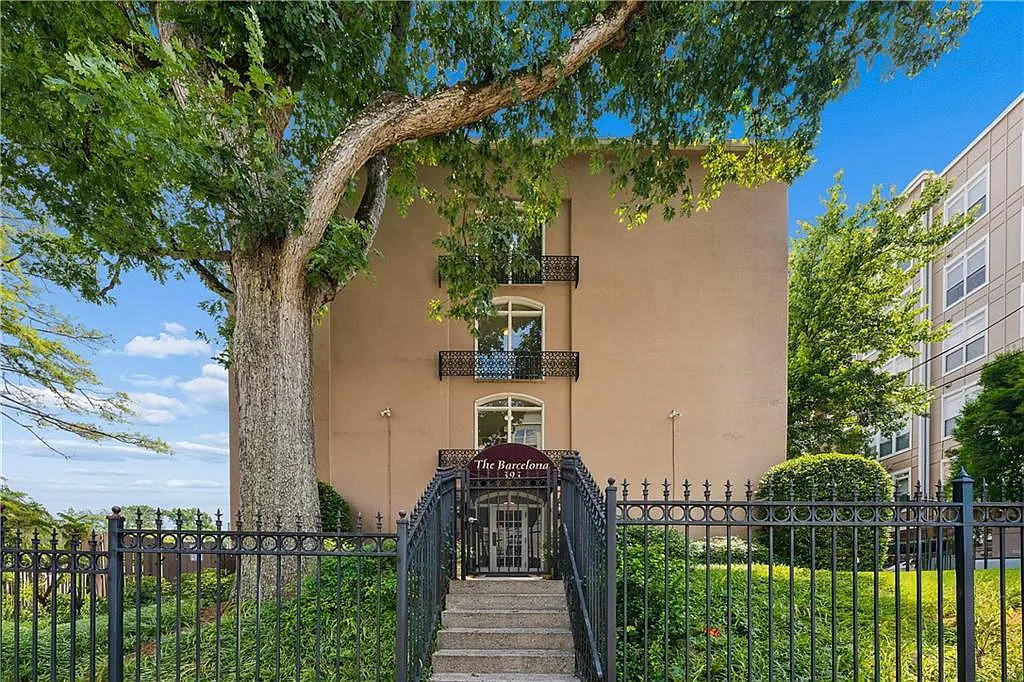 1 bed, 1.0 bath, 750 sqft, $1,395 — Photo 1