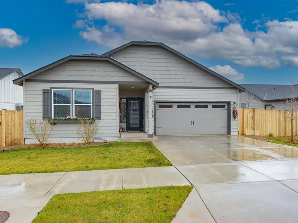 3812 SW Pumice Pl, Redmond, OR 97756