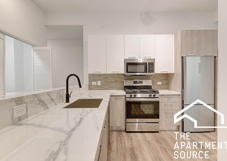 1st image of 2525 S Wabash Ave #304