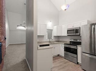 31 Elizabeth St APT 303, Worcester, MA 01605