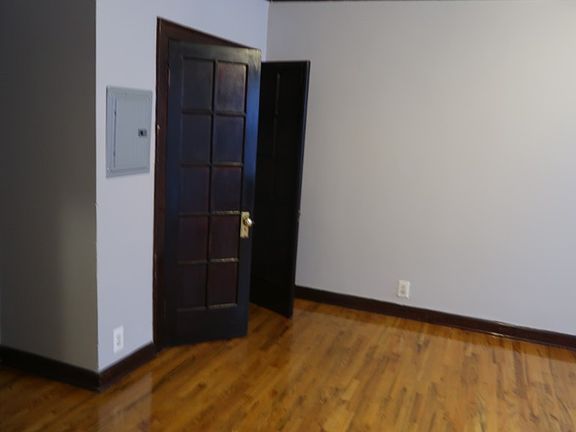 5th image of 846 W Montrose