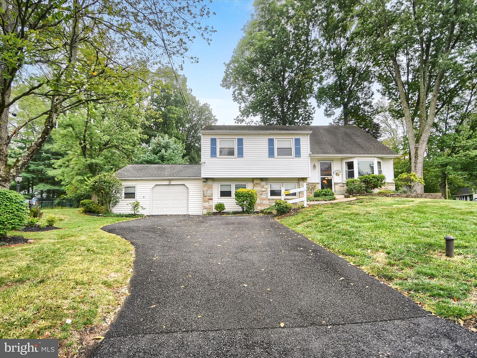 200 Cornwall Dr photo 1