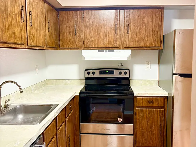 R2 Avon Dr — Photo 11