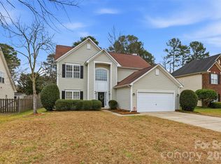 9832 Ashburton Dr, Charlotte, NC 28216
