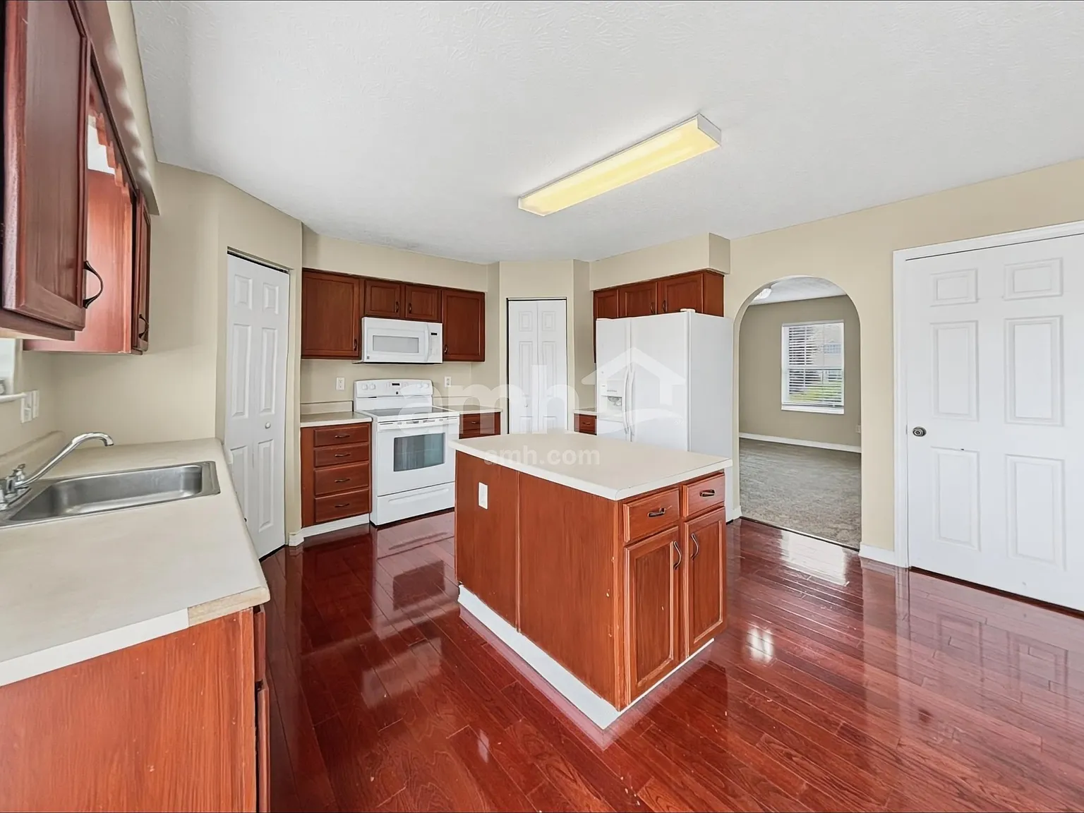 4 bed, 2.5 bath, 2480 sqft, $2,755 — Photo 3