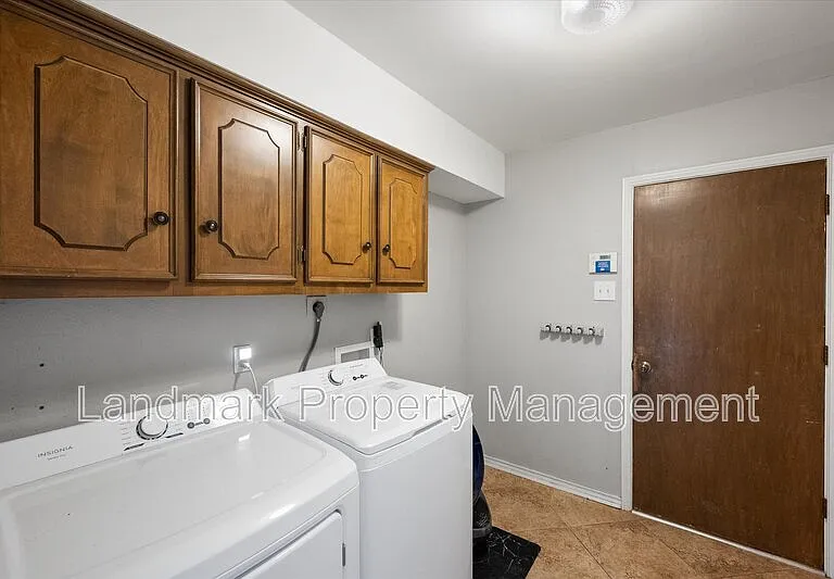 1415 Moss Rose Cir — Photo 13