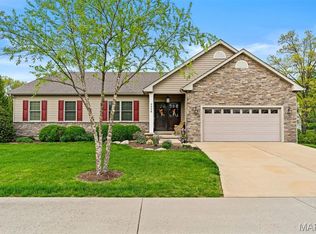 9906 Sappington Rd, Saint Louis, MO 63128