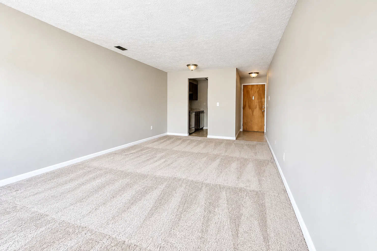 Eden Roc Apartments — Photo 2