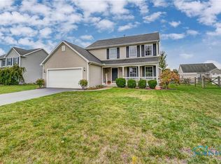 1713 Horseshoe Bend Dr, Perrysburg, OH 43551