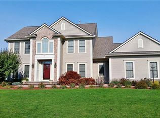 37 Rollins Xing, Pittsford, NY 14534