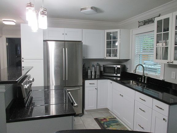 3rd image of 1028 Tilden Ave