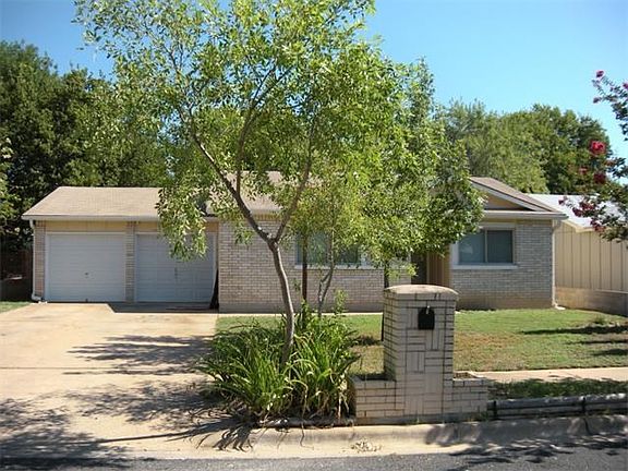 3rd image of 2516 Dovewood Dr