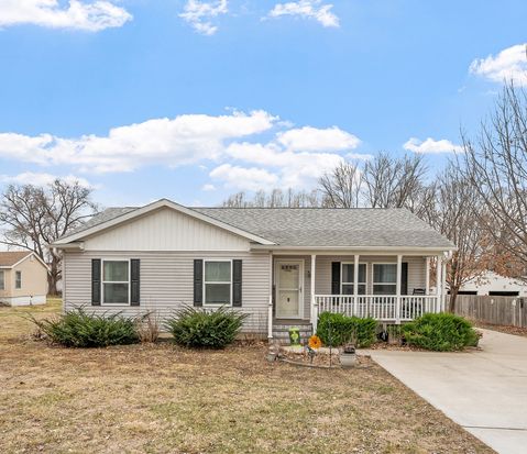 270 NW 51st Pl, Des Moines, IA 50313