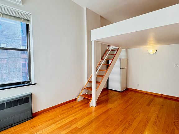 2nd image of 75 Bleecker St #4D