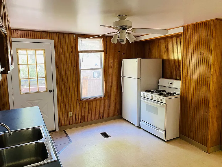 188 Florida Ave — Photo 14