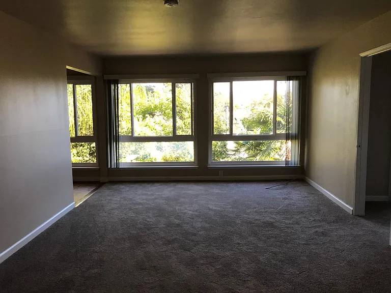 815 E 4th Ave #5 — Photo 2