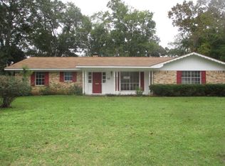704 Lamar St, Palestine, TX 75801