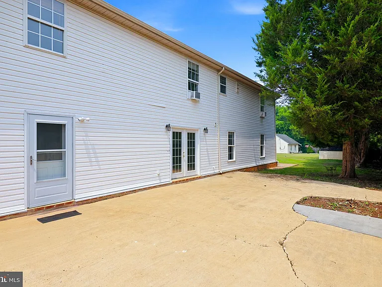 8916 Rugby Rd — Photo 94