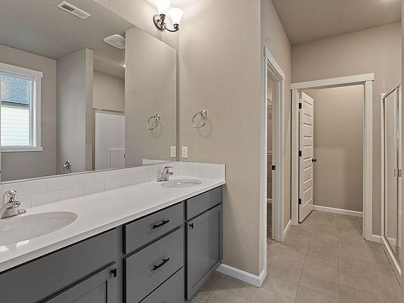3rd image of 4723 W Junco St