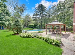 31 Penelope Drive, East Setauket, NY 11733