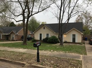 3225 Briarwood Dr, Horn Lake, MS 38637