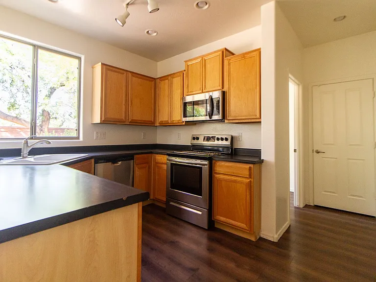 3873 E Bridgeport Pkwy — Photo 7