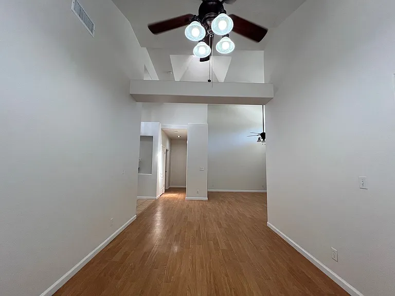5835 W Athens Ave — Photo 9