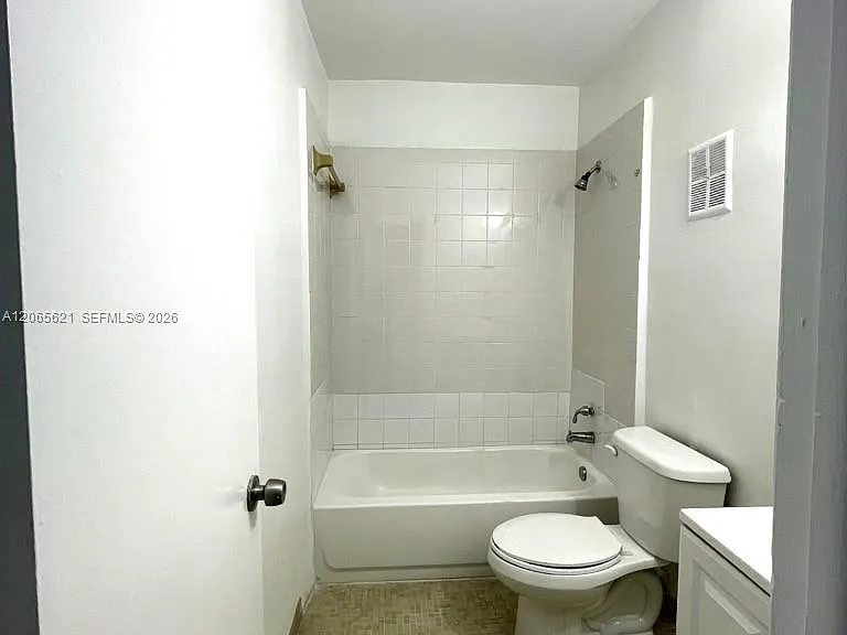 19255 NE 2nd Ave #2224 — Photo 10