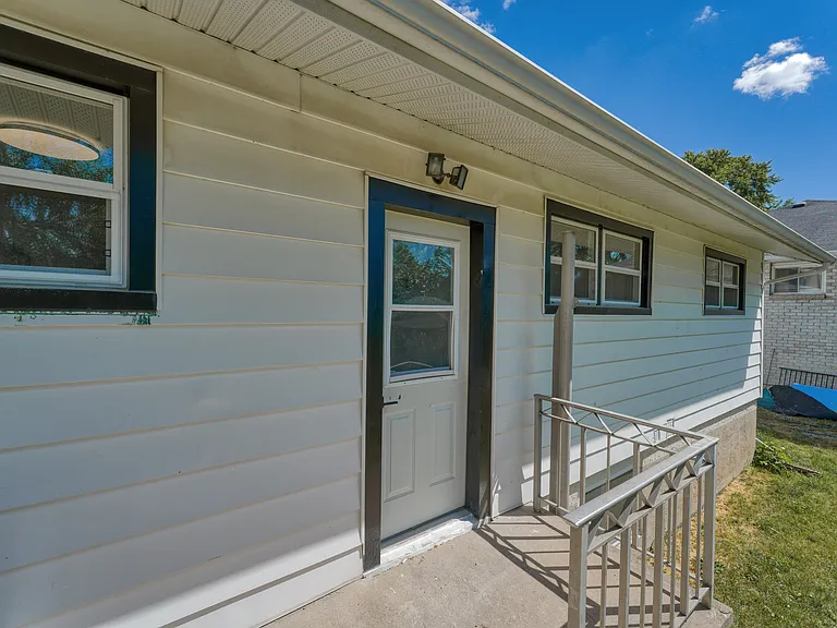 1640 Mary St #2 — Photo 2