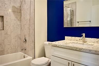 5th image of 500 S Berendo St APT 402