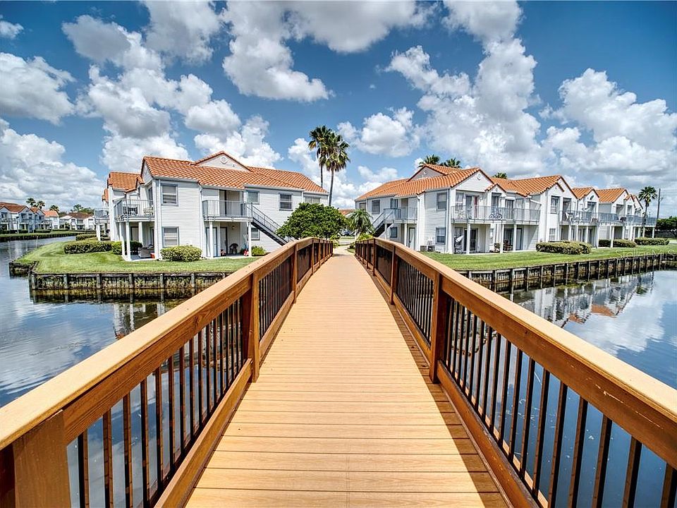 Home For Sale In Dockside