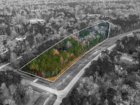 235 Lake Commons Ct, Huffman, TX 77336