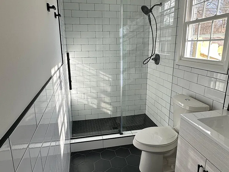640 Shady Ln #A — Photo 5