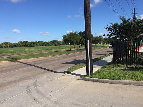 4th image of 7907 Ashford Trace Dr
