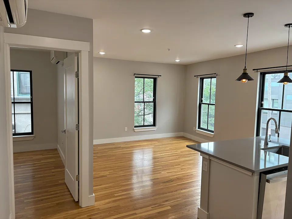 415 Cumberland Ave #14